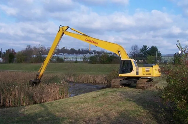 H&A Resource Management crew performing wastewater lagoon cleaning and solids removal (1)