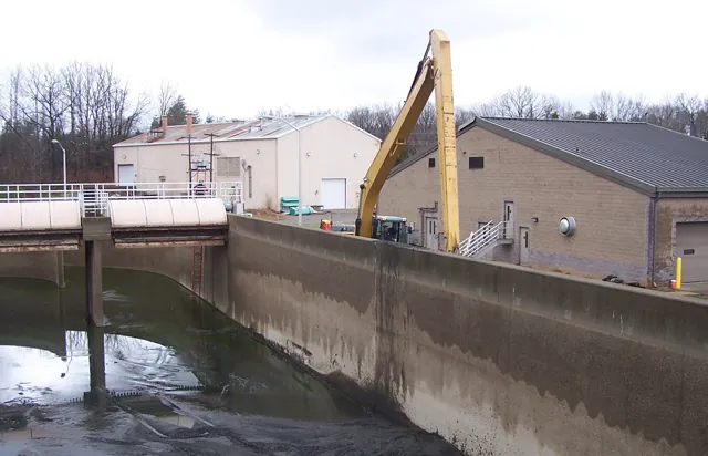 H&A Resource Management digester and tank cleaning operation (7)