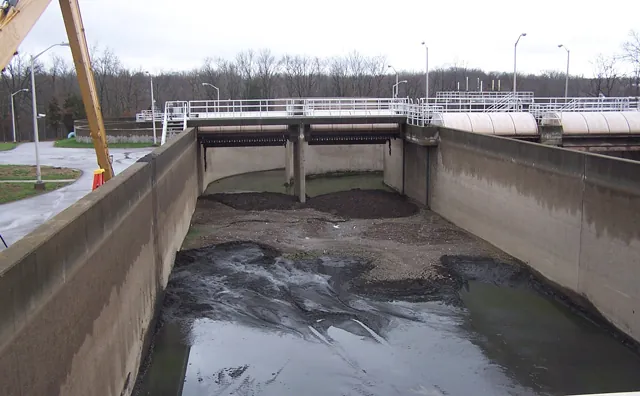 H&A Resource Management digester and tank cleaning operation (9)